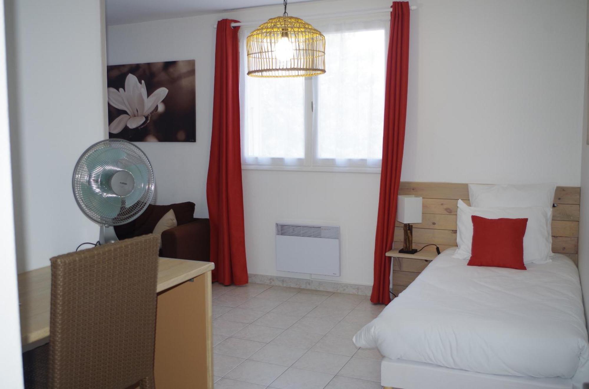 Hotel Les Trois Cedres Saint-Ouen-d'Aunis Pokój zdjęcie